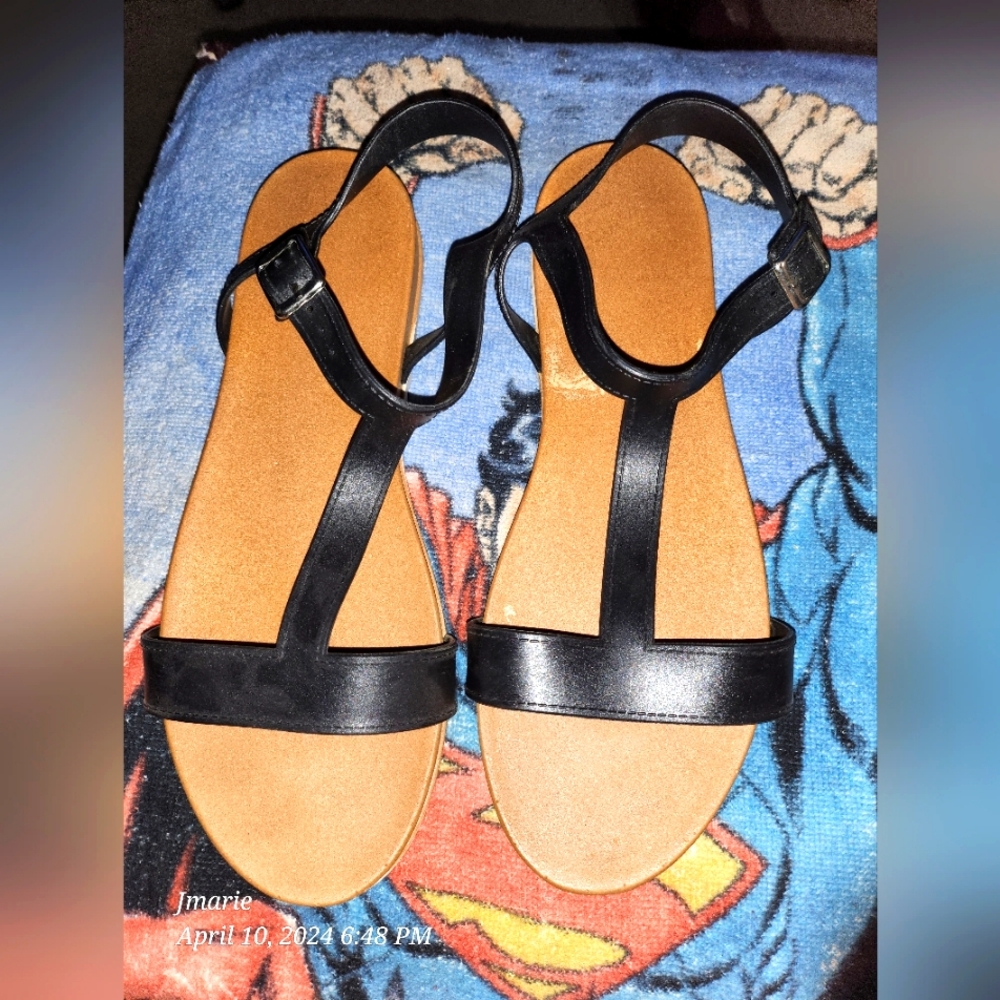Kali Black ICY Strappy Sandals Open Toe T-Strap Buckle Closure Women’s 11